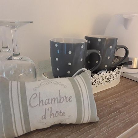 Bed and Breakfast La Belle Ame Saint-Priest-des-Champs Pokoj fotografie
