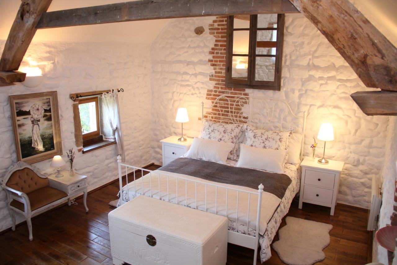 Bed and Breakfast La Belle Ame Saint-Priest-des-Champs Pokoj fotografie