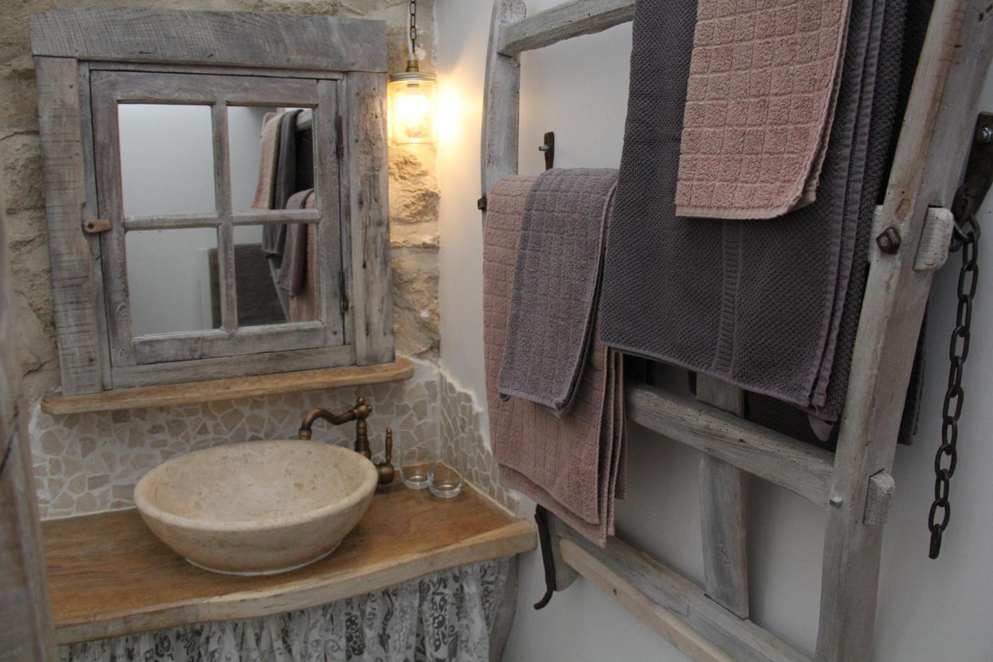 Bed and Breakfast La Belle Ame Saint-Priest-des-Champs Pokoj fotografie